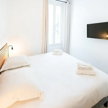 Meynadier Premium 2br Refurb 2023 Olam Apartment